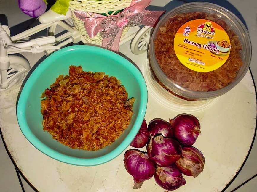 Bawang merah naik drastis berdampak kepada pelaku usaha bawang goreng di Sidoarjo (Foto : Aini/Ngopibareng.id)