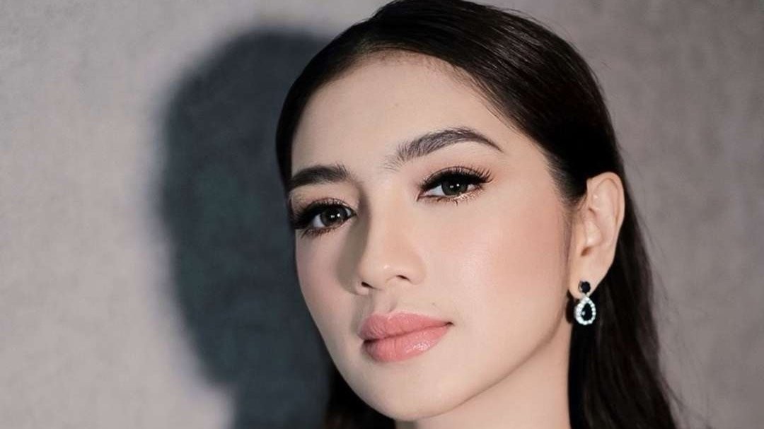 Angel Karamoy operasi plastik di Korea Selatan. (Foto: Instagram @realangelkaramoy)