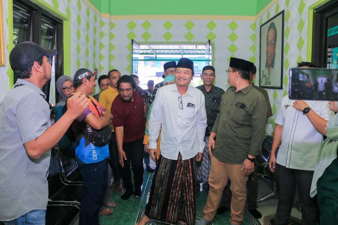 Gus Makki tiba di kantor DPC PKB Banyuwangi untuk mendaftar sebagai Bacabup (foto: istimewa)