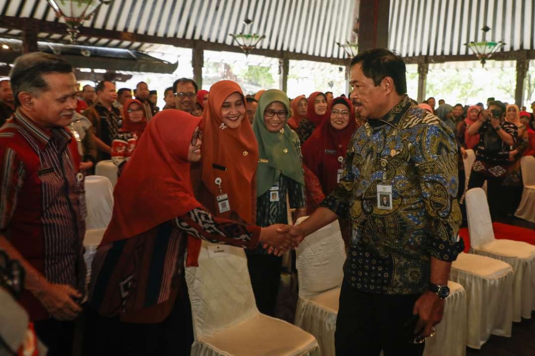 Pj Gubernur Jateng,  Nana Sudjana mendorong kepada kepala sekolah untuk menciptakan SDM yang berkualitas, seiring dengan adanya bonus demografi. (Foto: Dok Pemprov Jateng)