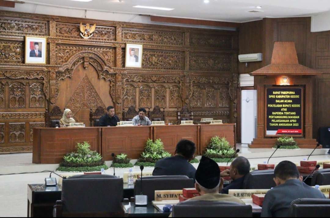 Wakil Bupati Kediri Dewi Maria Ulfa Hadiri Rapat Paripurna DPRD Kabupaten Kediri (Foto: Istimewa)