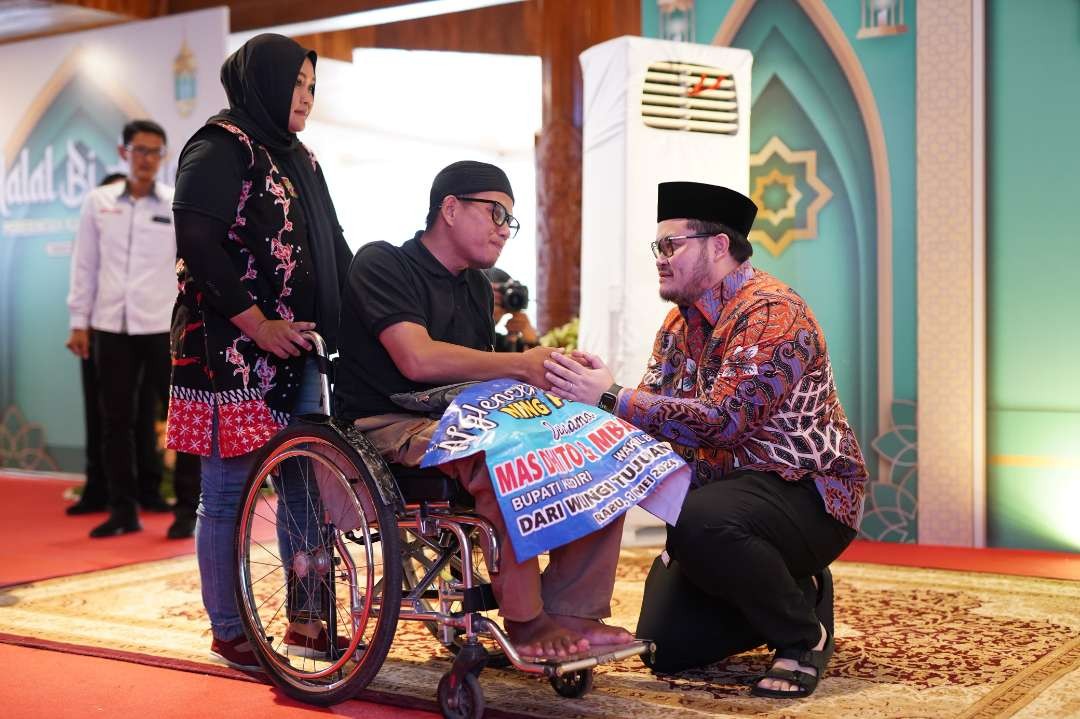 Acara Nglencer Ning Pendopo bareng Bupati Kediri Hanindhito Himawan Pramana tak hanya dihadiri oleh masyarakat Kabupaten Kediri, melainkan termasuk warga dari luar daerah. (Foto: Istimewa)