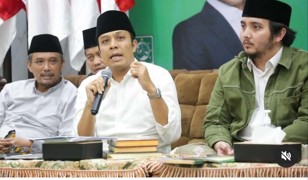 Gus Kautsar bersama Gus Fahmi dan Cak Ahmad Kafa. (Foto:fok/ngopibareng.id)