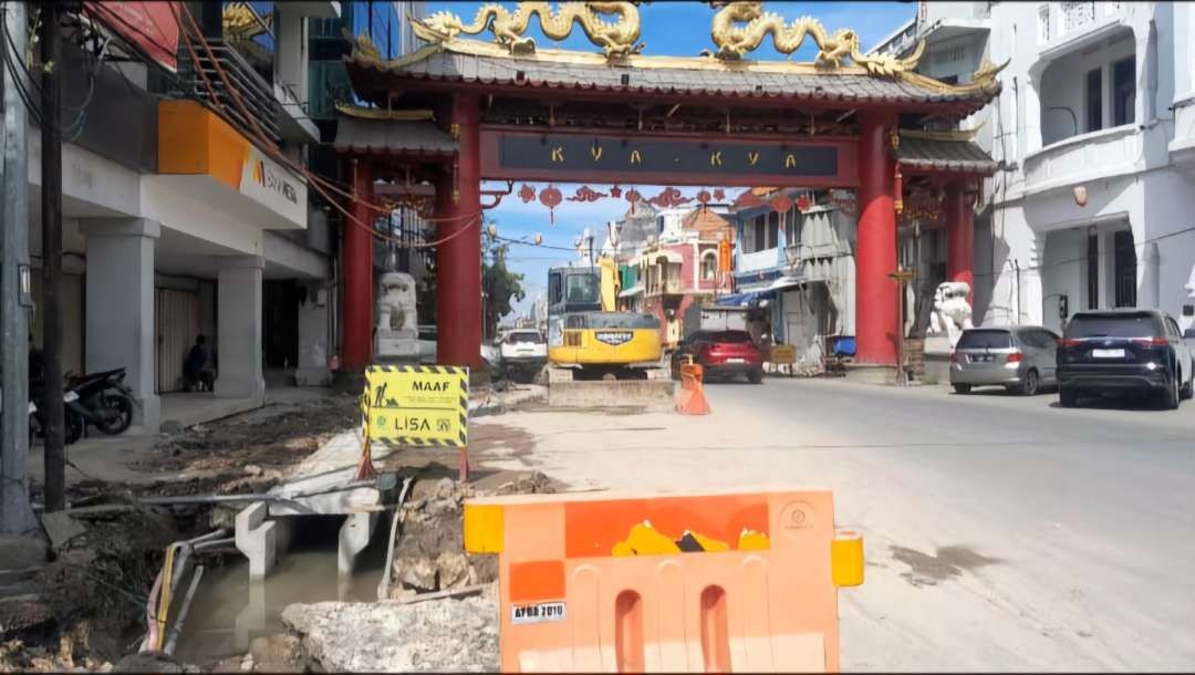 Salah satu titik Kota Lama Surabaya, yakni Zona Pecinan yang masih dalam proses penataan oleh Pemkot Surabaya. (Foto: Julianus Palermo/Ngopibareng.id)