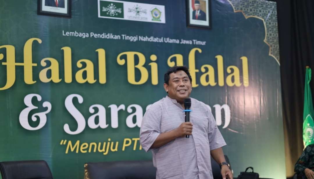 Dewan Eksekutif BAN PT Prof. Dr. Slamet Wahyudi, ST., MT pada kegiatan Halal Bihalal dan Sarasehan  yang mengambil tema: “menuju PTNU unggul”, yang dihelat oleh Lembaga Pendidikan Tinggi NU (LPTNU) Jawa Timur. (Foto:amrozi for ngopibareng.id)