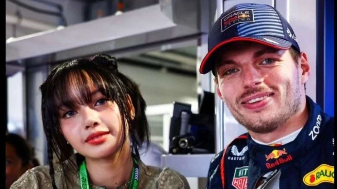 Lisa BLACKPINK nonton F1 Miami, Amerika Serikat, dan pose bareng pembalap Red Bull Racing, Max Verstappen. (Foto: Istimewa)