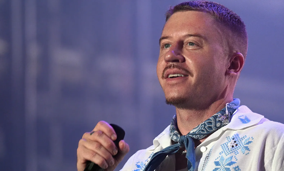 Penyanyi rap Macklemore menciptakan lagu berjudul Hind's Hall. Semua pendapatan lagu yang bertutur tentang genosida di Palestina. (Ilustrasi: Ngopibareng.id)