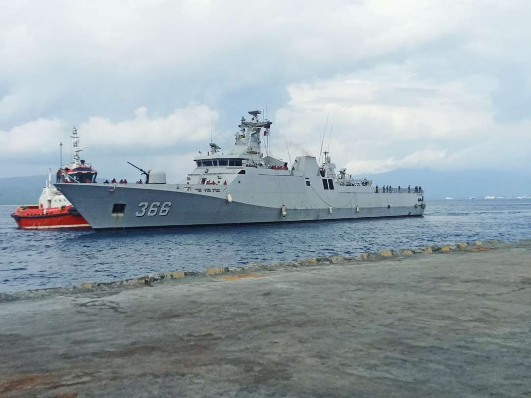 Salah satu KRI yang sudah tiba di Banyuwangi siap melakukan pengamanan untuk mendukung pelaksanaan WWF di Bali (Foto:istimewa)