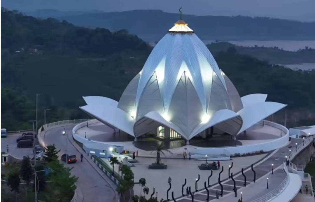 Keindahan Masjid Al-Kamil, Jatigede, Jakarta. (Foto:dok/ngopibareng.id)