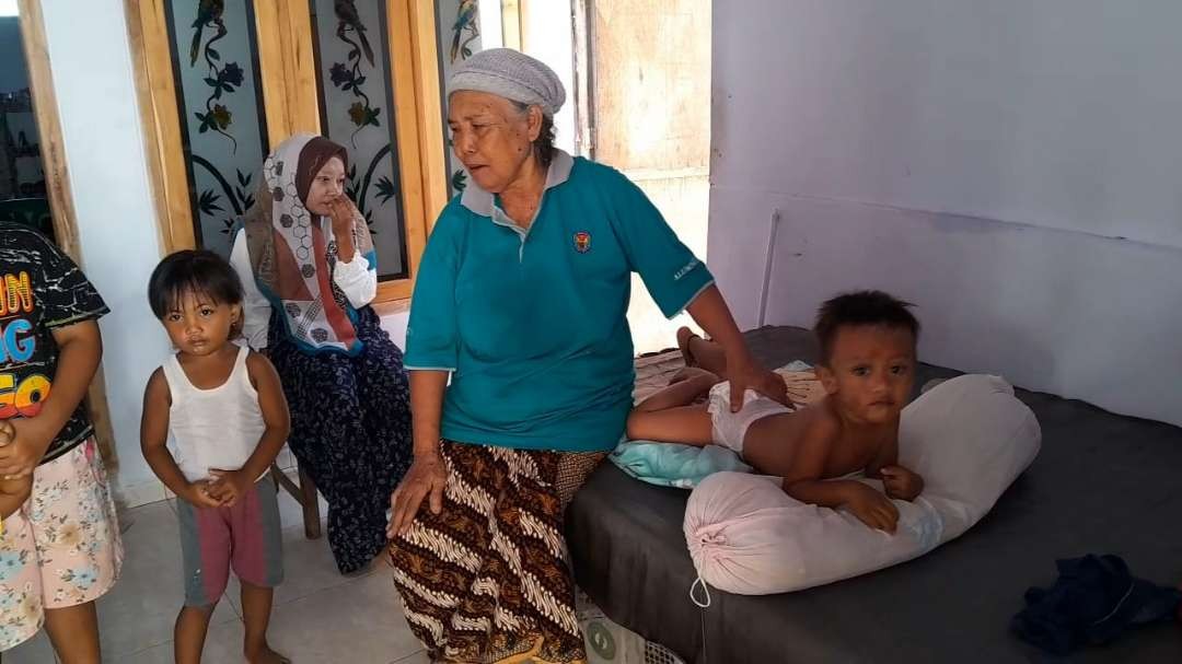 Ngatima, 100 tahun, calon jemaah haji (CJH), warga Desa/Kecamatan Leces, Kabupaten Probolinggo. (Foto: Ikhsan Mahmudi/Ngopibareng.id)