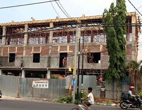 Proyek Gedung Inspektorat Kota Probolinggo, yang terhenti pada 2023 akan dilanjutkan pada 2024. (Foto: Ikhsan Mahmudi/Ngopibareng.id)