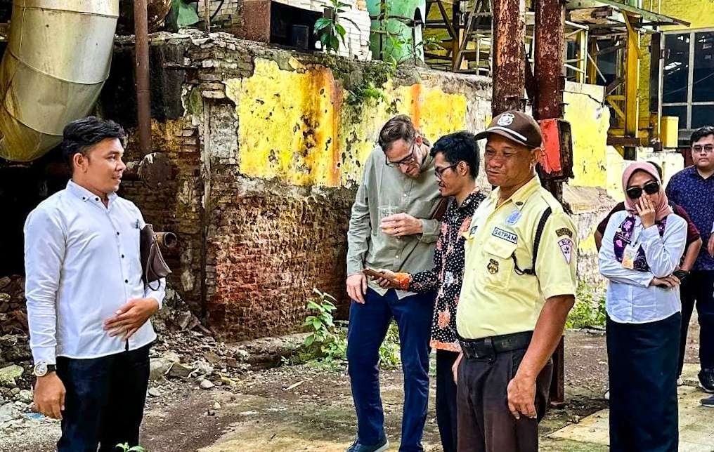 Kunjungan komunitas Sidoalce di bekas pabrik gula Tulangan, Sidoarjo (Foto :Aini/Ngopibareng.id)