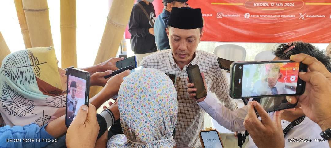 Komisi Pemilihan Umum Kota Kediri masih menunggu penyerahan berkas dokumen dukungan dari calon perseorangan (Foto: Fendi Lesmana/ngopibareng.id)