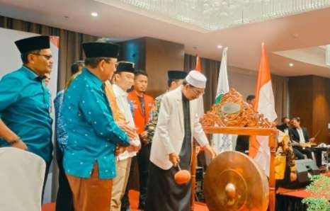 Lahirnya Forum Keberagaman Nusantara (FKN) ditandai dengan penandatanganan kesepahaman dan pemukulan gong. (Foto: Istimewa)