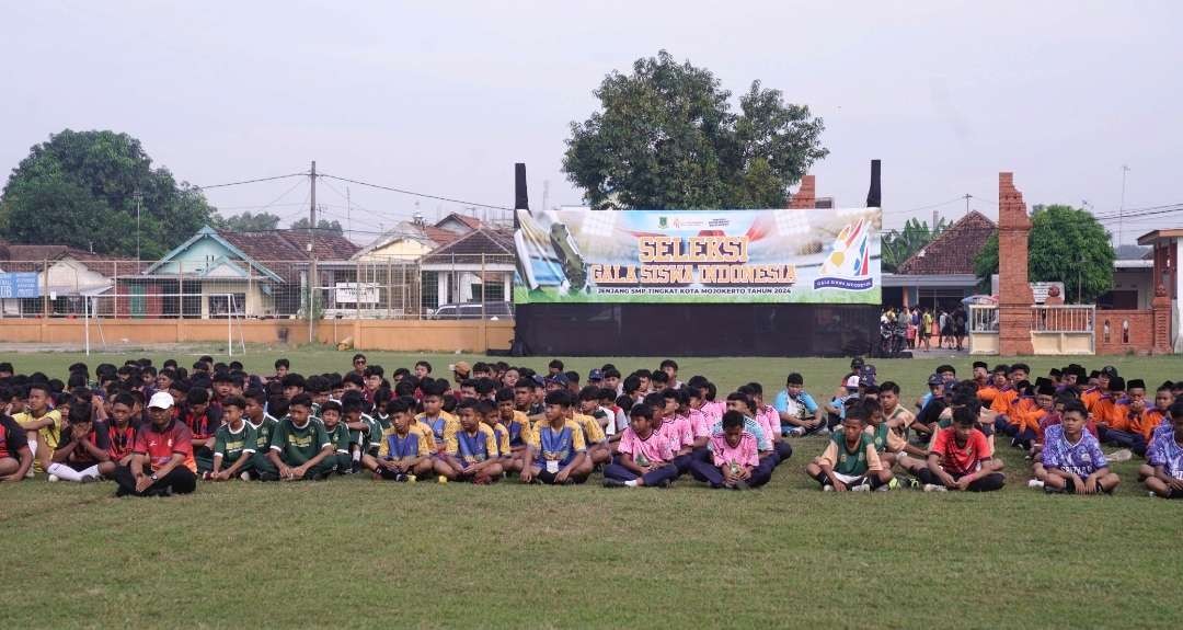 Sebanyak 10 kesebelasan dari 9 SMP Negeri dan 1 SMP Swasta dari 3 kecamatan  se-Kota Mojokerto di Lapangan Speak Bola Panggreman.(Foto Istimewa)