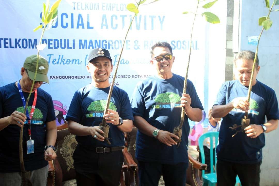 Wakil Walikota Pasuruan hadiri kerja bakti penanaman 4.000 mangrove. (Foto: Dok Pemkot Pasuruan)