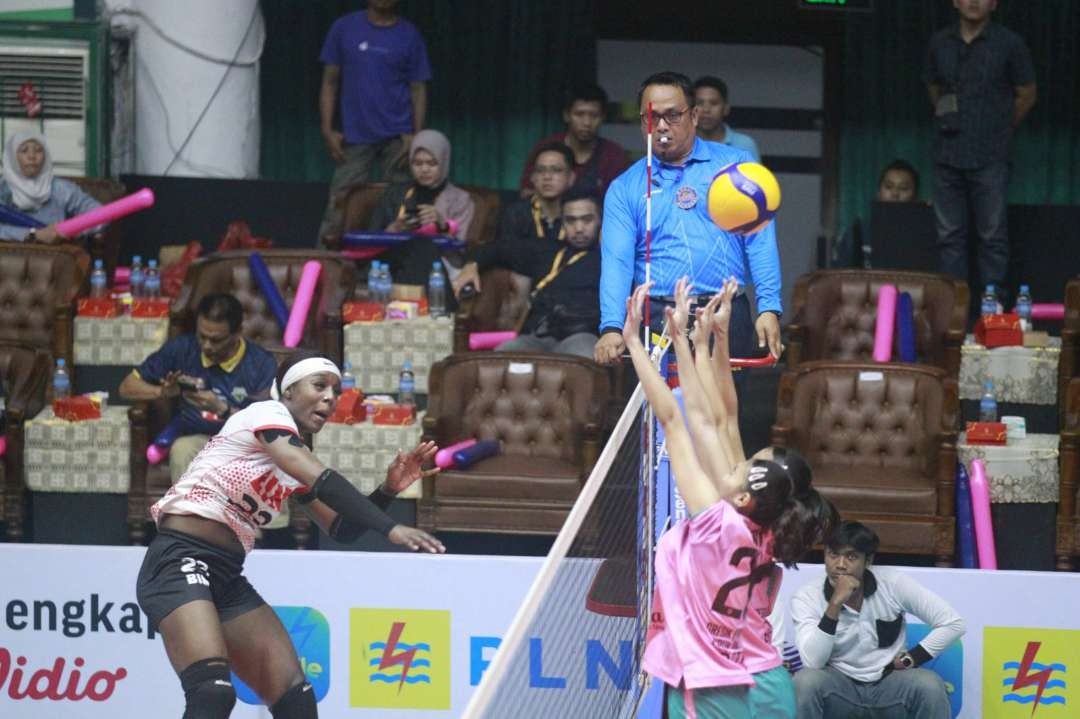 Tim putri Petrokimia Gresik gagal meraih kemenangan usai kalah 1-3 dari Jakarta BIN. (Foto: Proliga)