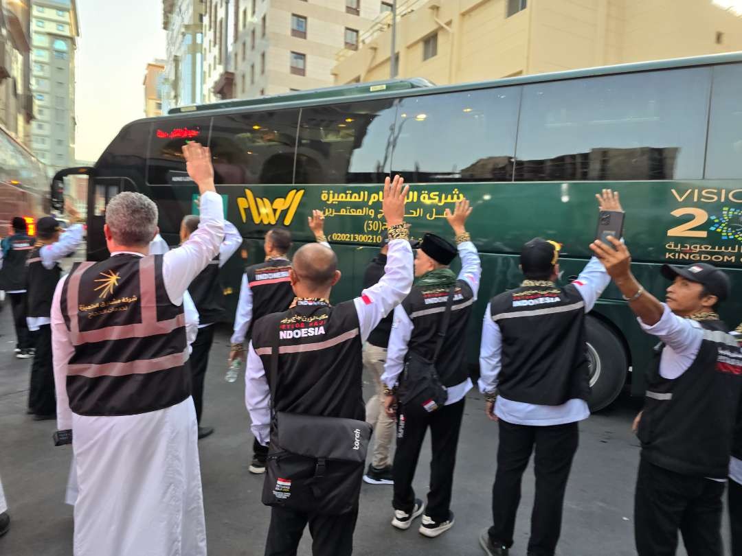 Jemaah haji Indonesia gelombang pertama yang berada di Madinah selama 9 hari, mulai hari ini secara bertahap diberangkatkan ke Makkah Al-Mukarramah. (Foto: MCH 2024)