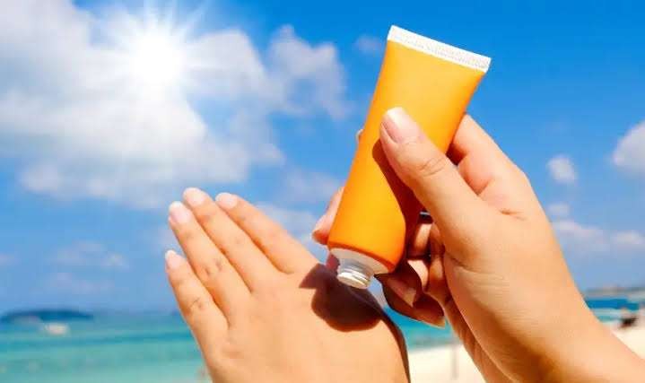 Cuaca panas menyengat, lindungi kulit pakai sunblock atau sunscreen. (Foto: Istimewa)