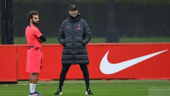 Unggahan Mohamed Salah di media sosial X saat ia berada di camp latihan Liverpool bersama Jurgen Klopp. (Foto: X/@MoSalah)