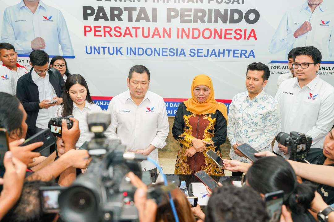 Perindo berikan surat dukungan untuk bacagub dan bacawagub Jatim, Khofifah Indar Parawansa dan Emil Elestianto Dardak. (Foto: Istimewa)