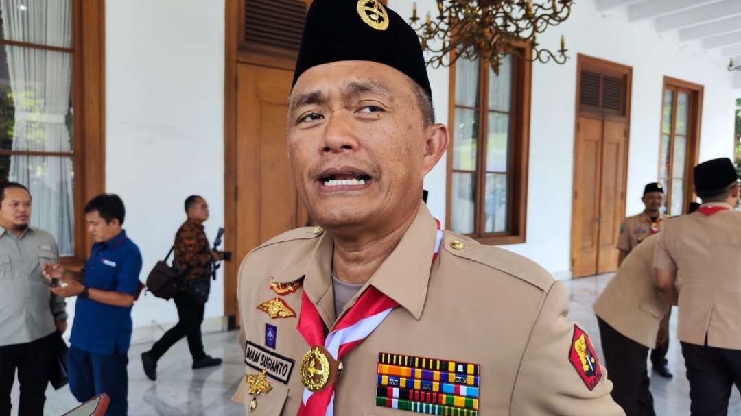 Kapolda Jatim, Irjen Pol Imam Sugianto ingatkan bus dan travel melakukan ramp check. (Foto: Fariz Yarbo/Ngopibareng.id)