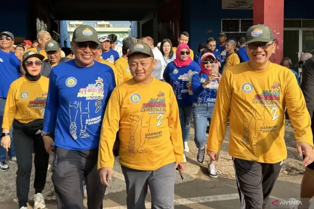 Ribuan peserta ikuti kegiatan Jalan Gembira Nasional ke-2 Keluarga Alumni Universitas Jember yang digelar di kawasan Stadion Gajayana, Kota Malang. (Foto: Alumni Unej)