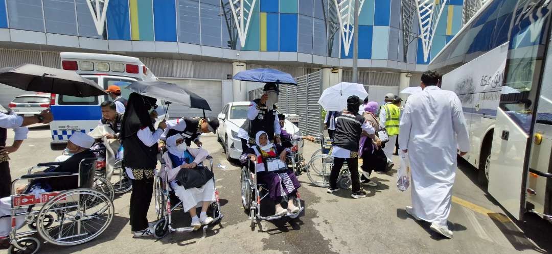 Jemaah Haji Indonesia akan berada di Tanah Suci kurang lebih 41 hari. Selama tinggal di Tanah Suci, jemaah diimbau menghormati budaya setempat. (Foto: Dok MCH 2024)