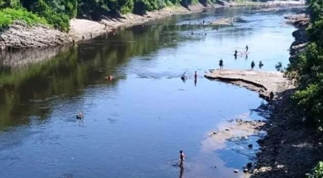 Sungai Bengawan Solo di Dukuh Candi, Desa Bentak, Kecamatan Sidoharjo, Kabupaten Sragen, Jawa Tengah pada Selasa 7 Mei 2024.(Foto: Info Jateng di X)