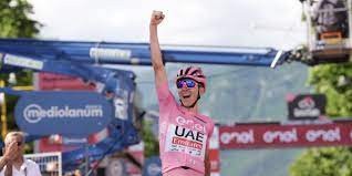 Tadej Pogacar (UAE Team Emirates) menjadi juara GIro d'Italia etape 20. (Foto: Istimewa)