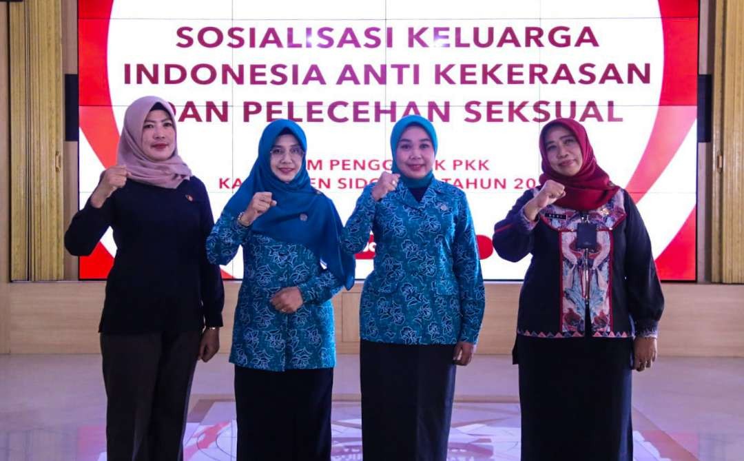 PPA Polresta Sidoarjo dan PKK tingkatkan pengetahuan dan pemahaman masyarakat tentang KDRT dan pelecehan seksual. (Foto: Aini Arifin/Ngopibareng.id)