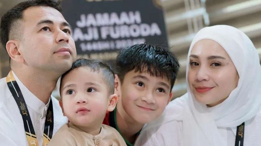 Keluarga Raffi Ahmad dan Nagita Slavina akan melaksanakan ibadah haji furoda. (Foto: Instagram @raffinagita1717)