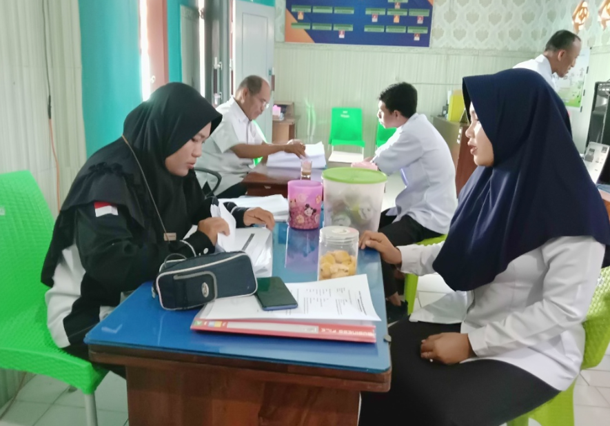 Kunjungan tim monitor dan evaluasi anggaran Dana Desa di Desa Tempursari, Kecamatan Tempursari, Kabupaten Lumajang. (Foto: Kominfo Lumajang)