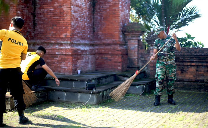 HUT Bhayangkara ke-78 tahun 2024 di wilayah Kecamatan Senduro Kabupaten Lumajang, diperingati dengan semangat kerukunan antar umat beragama. (Foto: Kominfo Lumajang)