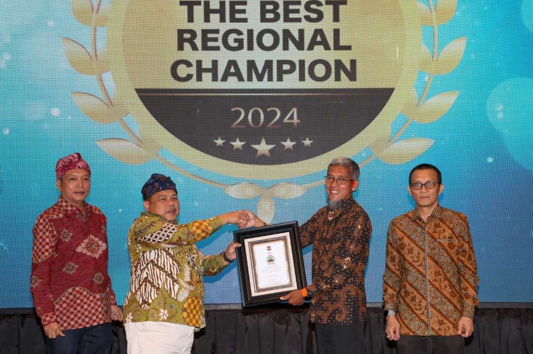 Pemerintah Jawa Tengah meraih penghargaan The Best Regional Champion dari The Asian Post. (Foto: Pemprov Jawa Tengah)