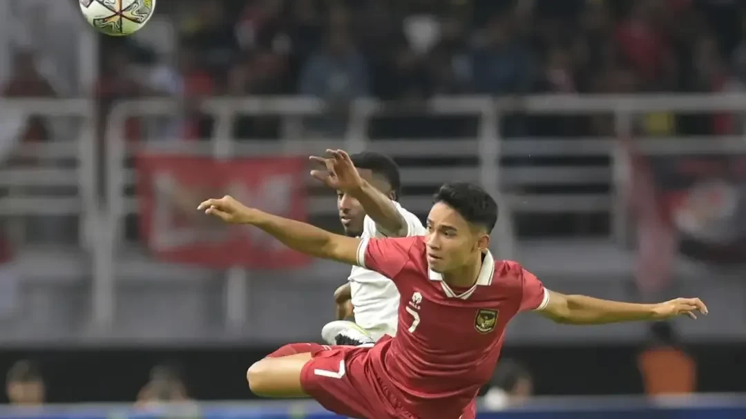 Timnas Indonesia bermain imbang tanpa gol di babak pertama kontra Tanzania pada pertandingan latihan di Stadion Madya, Jakarta, Minggu, 2 Juni 2024. (Foto: Ant)