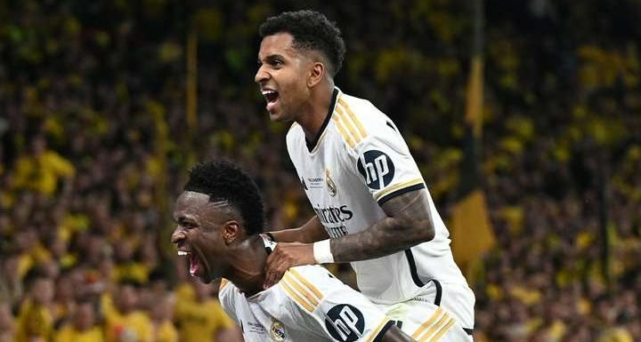 Dua pemain Real Madrid, Vinicius Junior dan Rodrygo Goes merayakan gol kedua Madrid ke gawang Borussia Dortmund. (Foto-X-@ChampionsLeague)