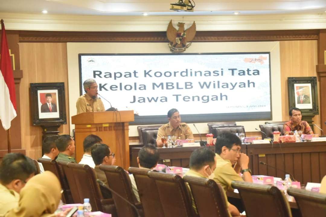 Sekretaris Daerah Provinsi Jawa Tengah, Sumarno meminta agar izin pertambangan di wilayahnya  diperketat, supaya kelestarian alam tetap terjaga. (Foto: Dok Jateng)