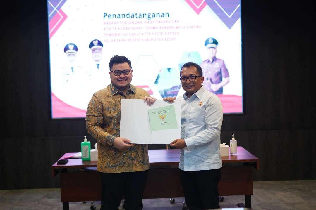 Pemerintah Kabupaten Kediri memberikan hibah tanah kepada Kantor Kejaksaan Negeri Kabupaten Kediri pada Selasa, 4 Juni 2024. (Foto: Istimewa)