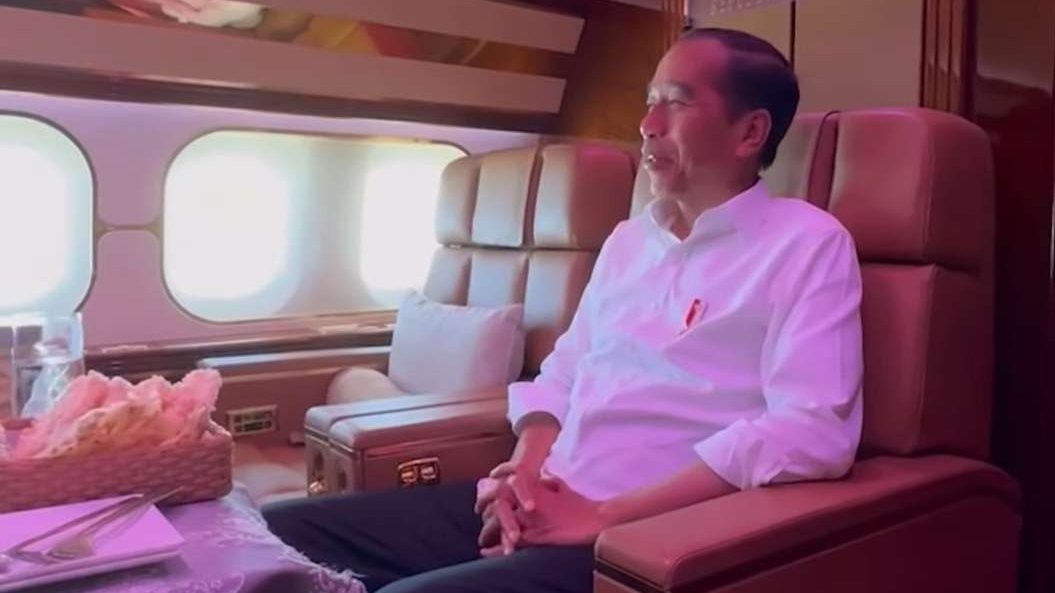 Presiden Jokowi nge-vlog selama penerbangan di IKN, Senin 3 Juni 2024. (Foto: Instagram Jokowi)