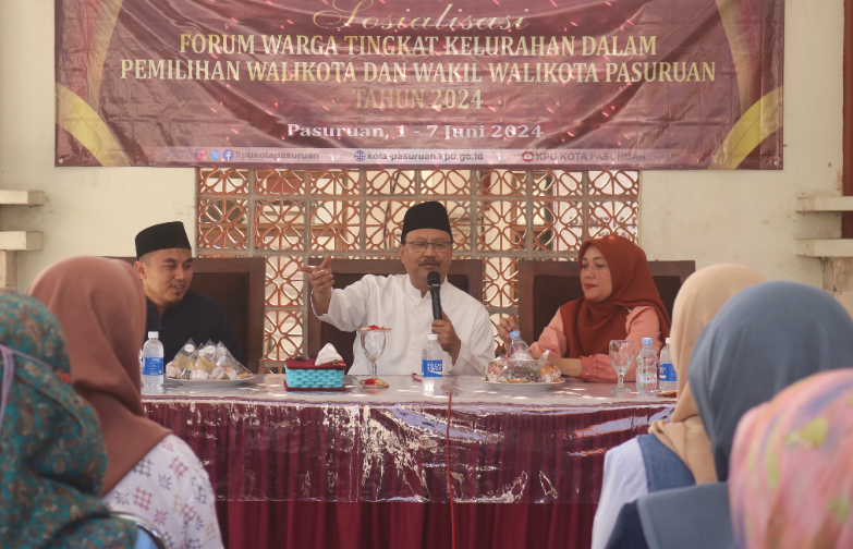 Walikota Pasuruan H.  Saifullah Yusuf mengikuti kegiatan Sosialisasi Forum Warga Tingkat Kelurahan dalam Pemilihan Walikota dan Wakil Walikota Pasuruan 2024, di Kecamatan Bugul Kidul. (Foto: Dok. Pemkot Pasuruan)