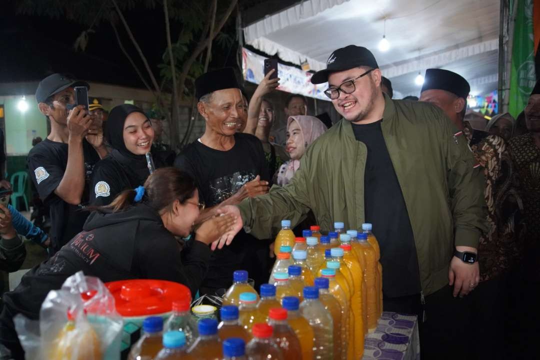 Bupati Kediri fasilitasi perizinan pelaku UMKM di Desa Duwet. (Foto: Istimewa)