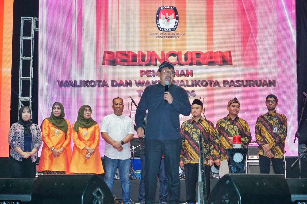 Walikota Pasuruan Saifullah Yusuf saat peluncuran Pemilihan Walikota dan Wakil Walikota Pasuruan tadi malam, Sabtu 08 Juni malam di Stadion Untung Suropati oleh KPU Kota Pasuruan. (Foto: Pemkot Pasuruan)