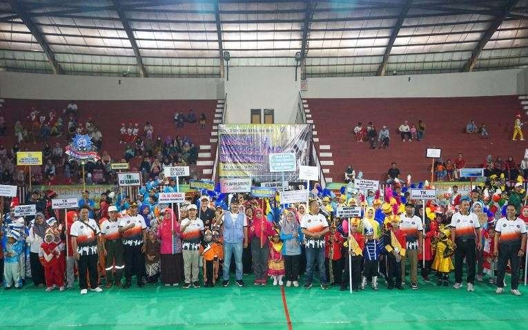 Walikota Pasuruan Saifullah Yusuf (Gus Ipul) membuka secara resmi Lomba Concert Marching Suropati bertempat di GOR Untung Suropati pada Sabtu, 25 Mei 2024 pagi. (Foto: Pemkot Pasuruan)