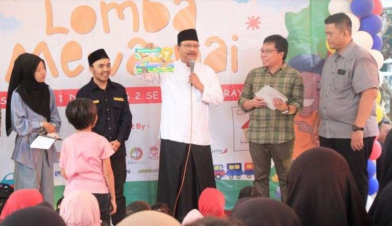 Lomba Warnai