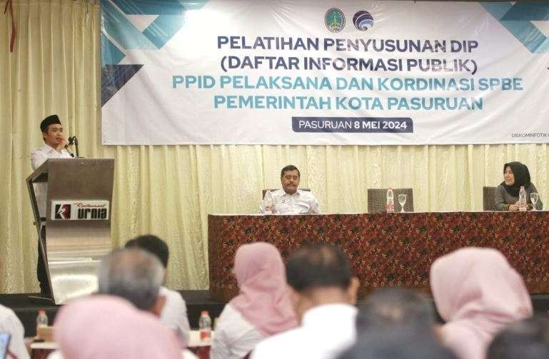 Wakil Walikota Adi Wibowo (Mas Adi) membuka pelatihan penyusunan daftar informasi publik (DIP). (Foto: Pemkot Pasuruan)