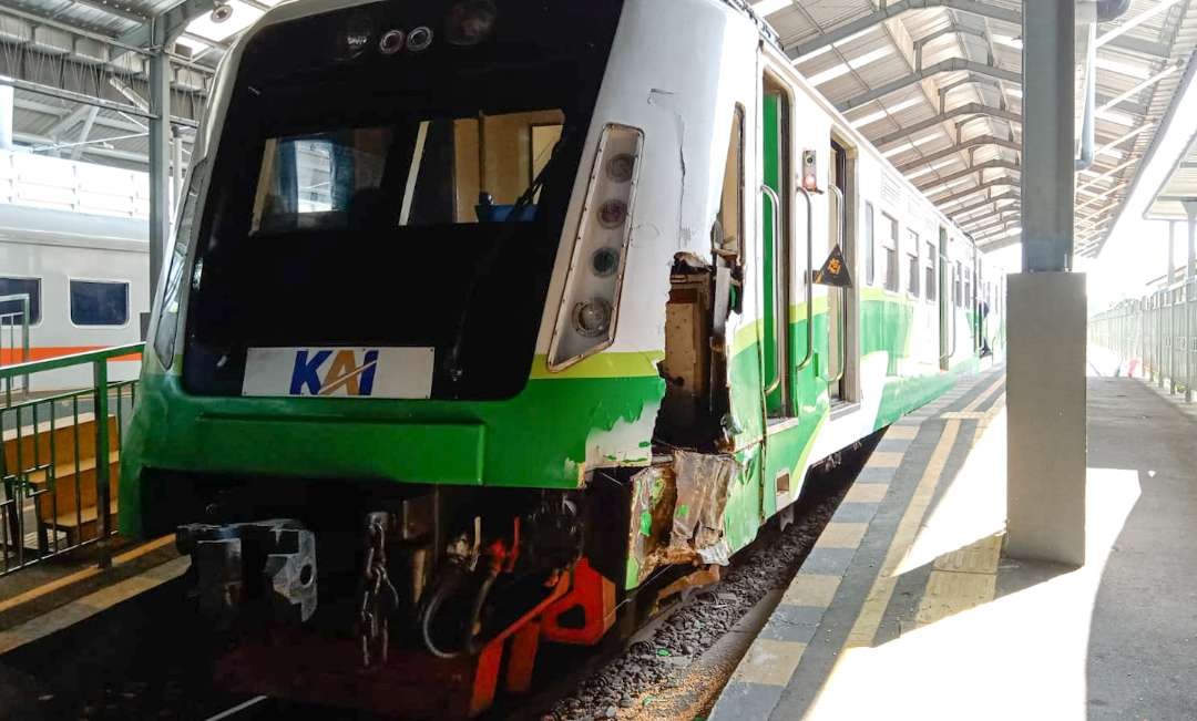 KA Commuterline saat tiba di stasiun Sidoarjo (Foto: Aini/Ngopibareng.id)