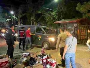 Razia tempat hiburan malam, Polres Sumenep, Madura Jawa Timur, amankan 34 orang dan puluhan dos berisi minuman keras (miras) pada Sabtu 9 Juni 2024 malam. (Foto: dok. polres sumenep)