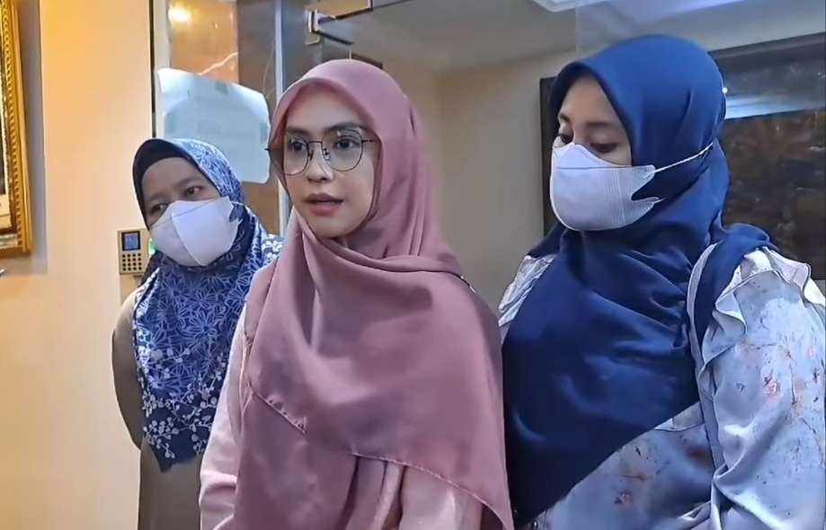 YouTuber Ria Ricis melaporkan kasus pemerasan dan pengancaman, karena koleksi foto dan video sensitif dari ponsel lama. (Foto: Istimewa)