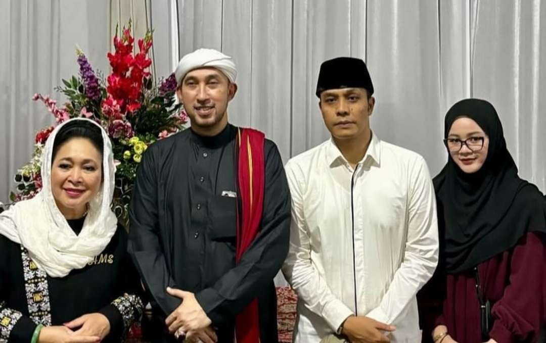 Ny Titik Prabowo bersama Habib Zainal Abidin, Gus Kautsar dan Ning Jazil. (Foto:dok/ngopibareng.id)